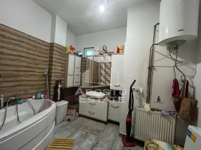 Casa cu 4 camere si teren de 2698 mp in zona Freidorf - foto 6