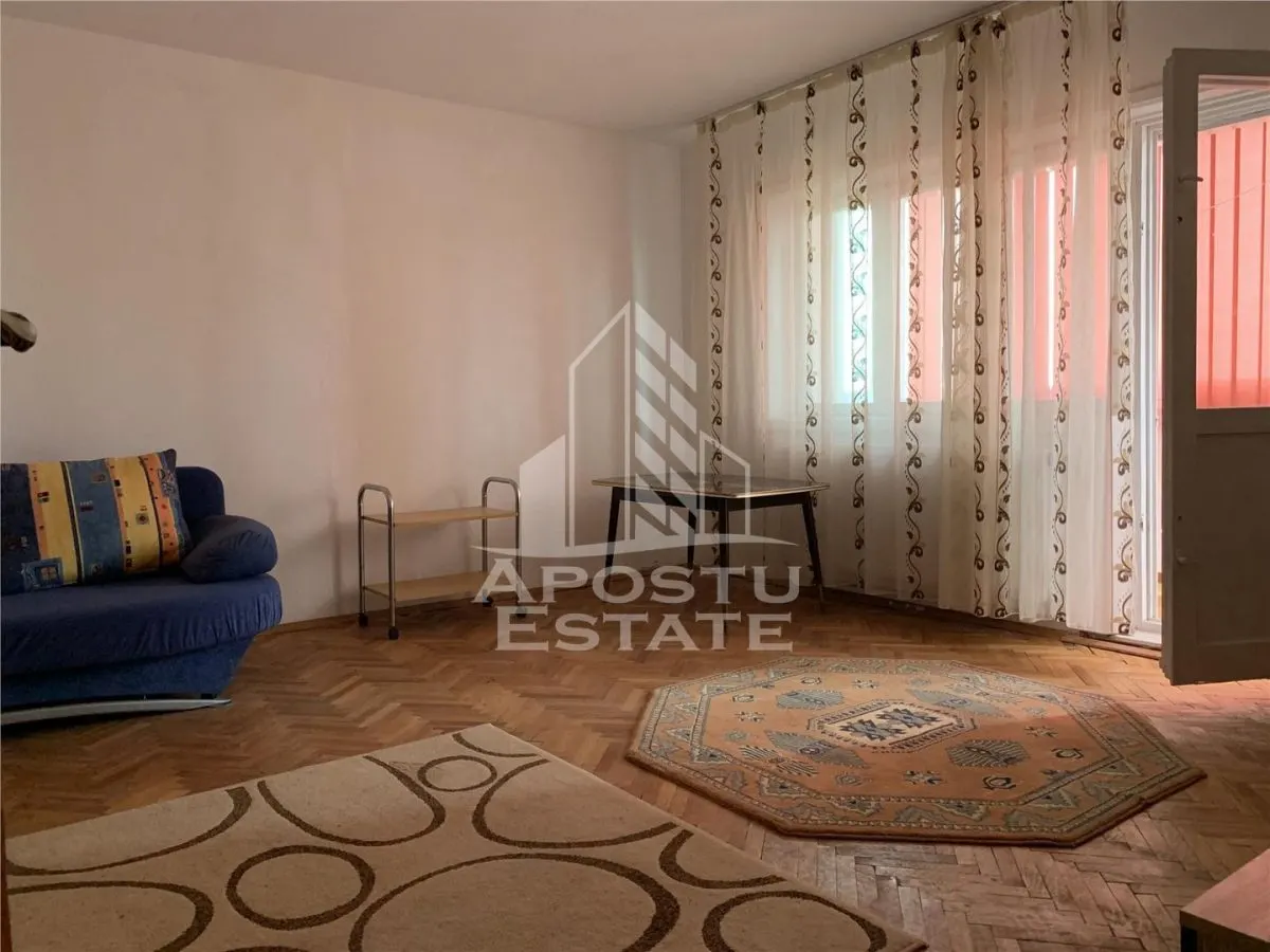 Apartament cu 2 camere, decomandat ,cu centrala proprie - foto 1