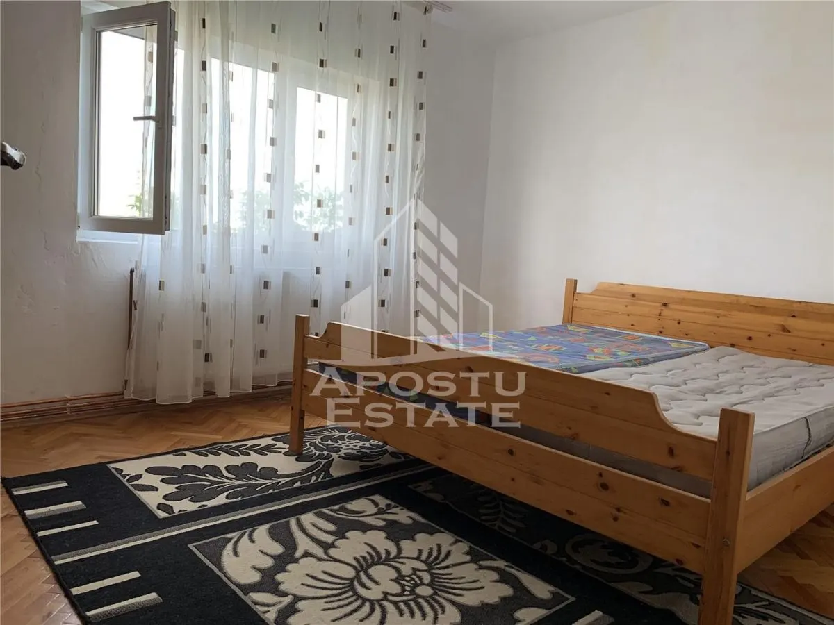 Apartament cu 2 camere, decomandat ,cu centrala proprie - foto 3