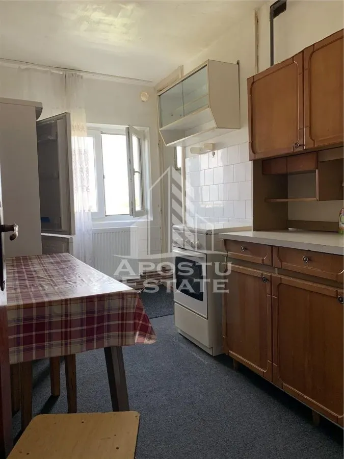Apartament cu 2 camere, decomandat ,cu centrala proprie - foto 4