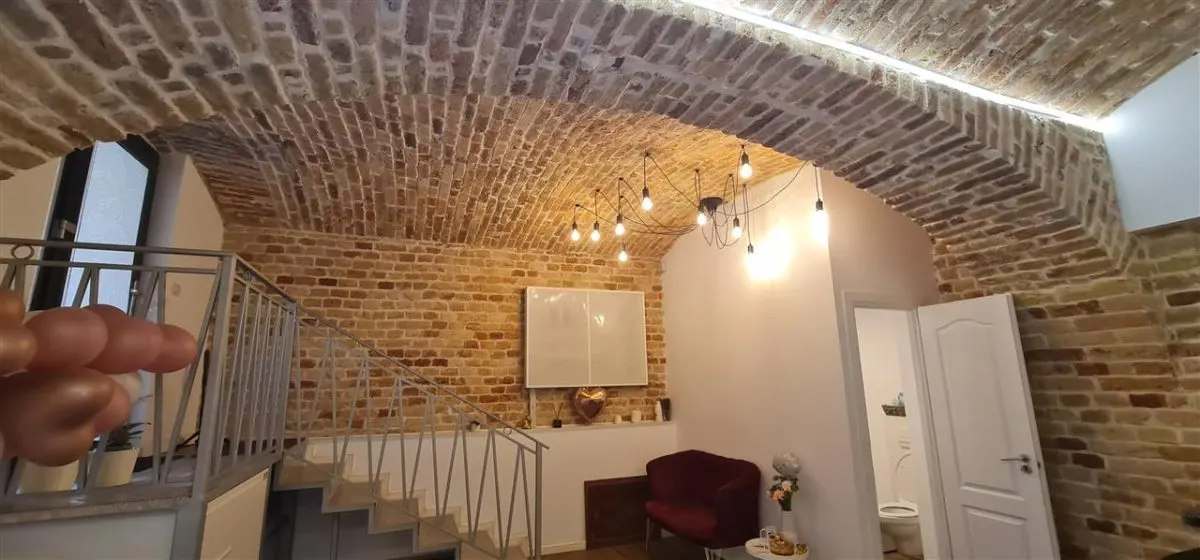 Spatiu langa Primarie pt. prestari servicii, birou, cabinet, salon - renovat - TUR VIRTUAL - foto 11