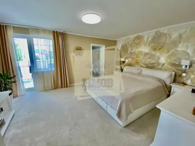 Casa cu 4 camere 3 bai 2 terase si teren 450 mp in zona Parcul Sub Arini - foto 3