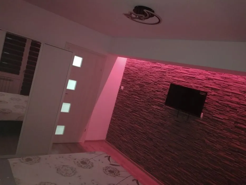 Apartament cu 2 camere decomandat de închiriat – Tătărași, Ciric, loc de parcare - foto 2