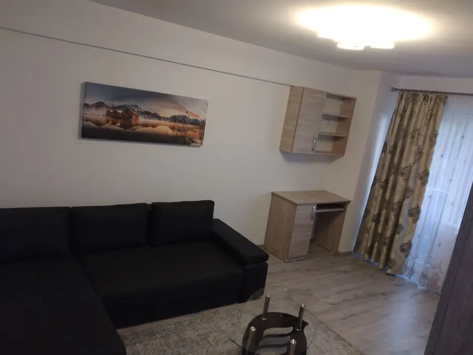Apartament cu 2 camere decomandat de închiriat – Tătărași, Ciric, loc de parcare - foto 3
