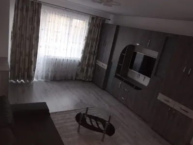 Apartament cu 2 camere decomandat de închiriat – Tătărași, Ciric, loc de parcare - foto 4