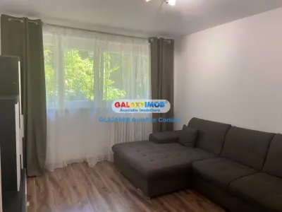 Apartament 2 camere decomandat Favorit la parter/renovat total - foto 3