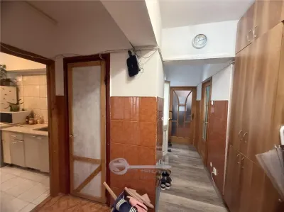 2 CAM GALATA BULEVARD, ET 1, DECOMANDAT,  2 BALCOANE - foto 18