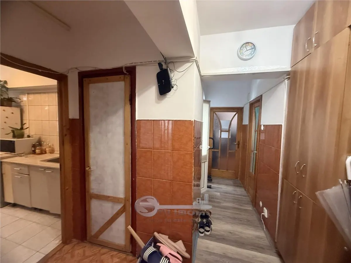2 CAM GALATA BULEVARD, ET 1, DECOMANDAT,  2 BALCOANE - foto 18