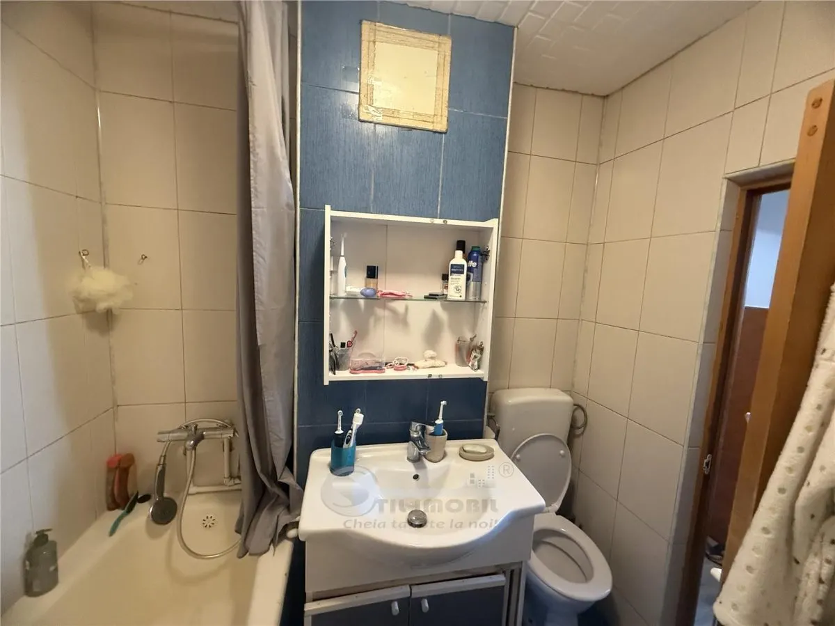 2 CAM GALATA BULEVARD, ET 1, DECOMANDAT,  2 BALCOANE - foto 19