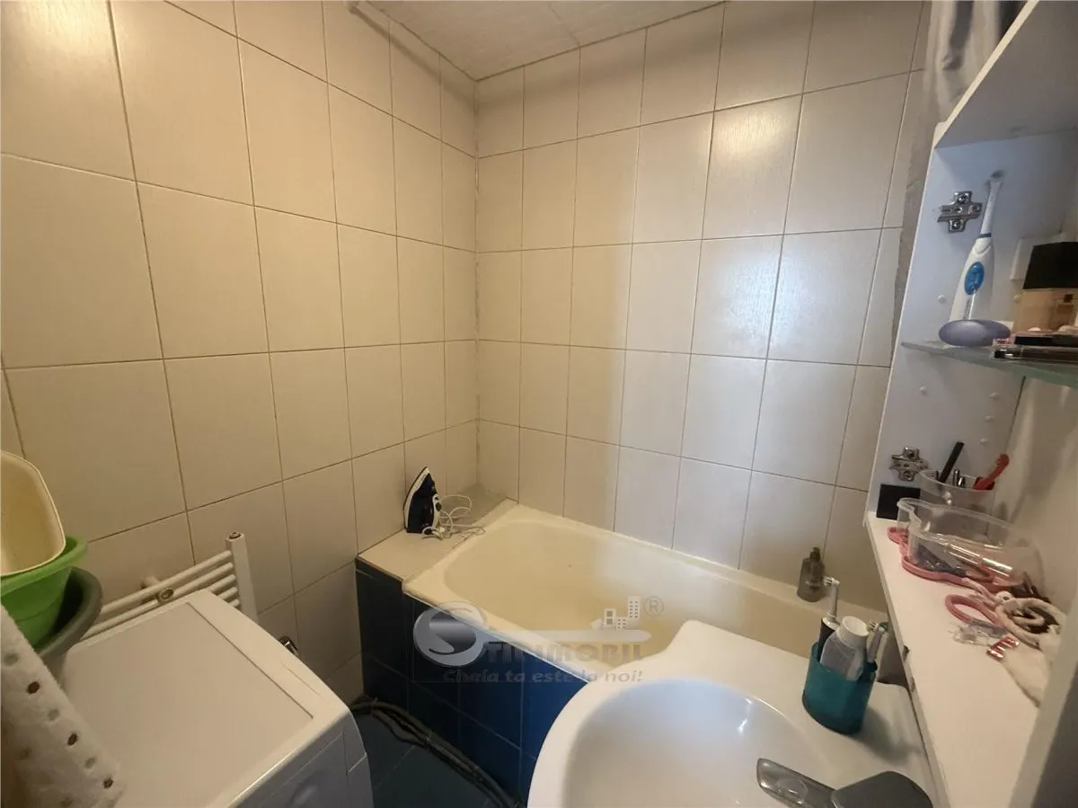 2 CAM GALATA BULEVARD, ET 1, DECOMANDAT,  2 BALCOANE - foto 20