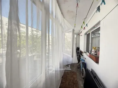 2 CAM GALATA BULEVARD, ET 1, DECOMANDAT,  2 BALCOANE - foto 23