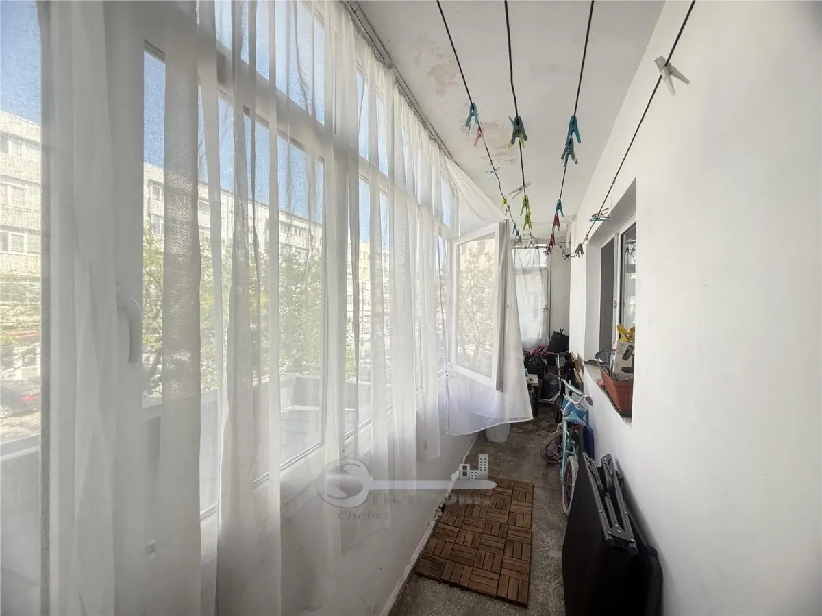 2 CAM GALATA BULEVARD, ET 1, DECOMANDAT,  2 BALCOANE - foto 5