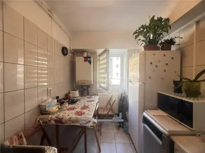 2 CAM GALATA BULEVARD, ET 1, DECOMANDAT,  2 BALCOANE - foto 7