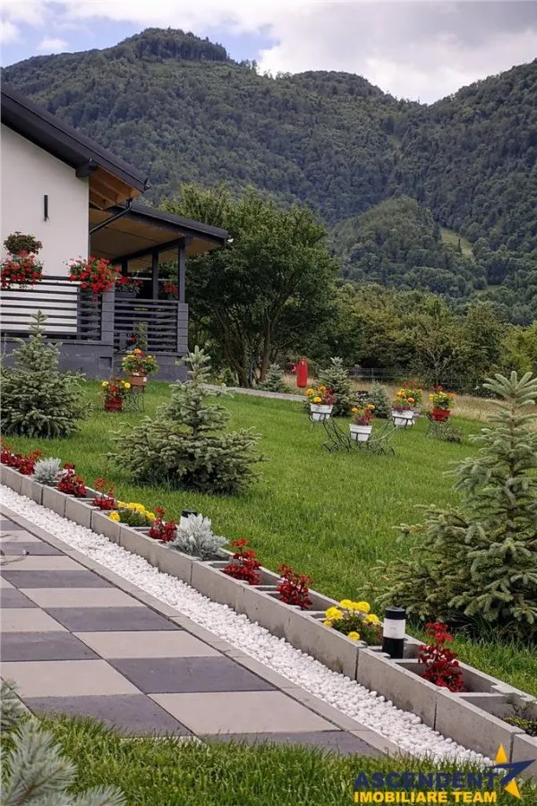 Rezidential/ Hotelier,eleganta discreta,energie verde,1.000mp teren,Tohanita ,Brasov. - foto 4