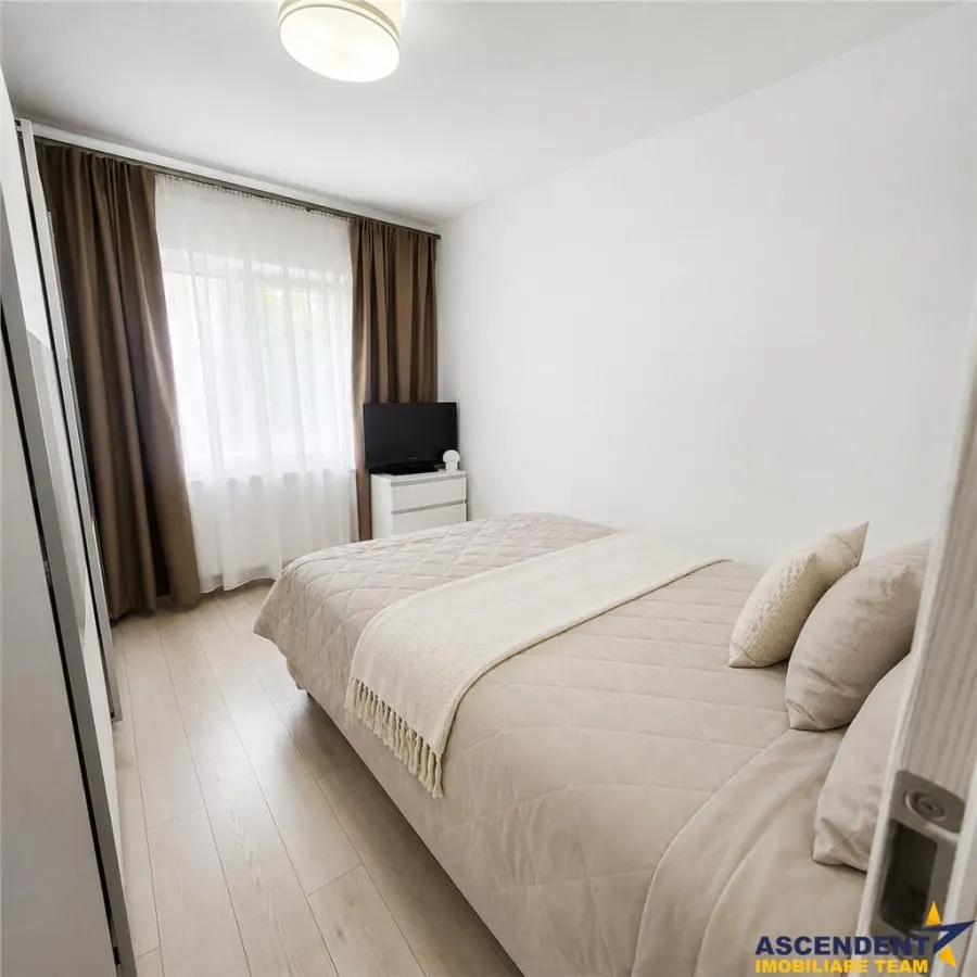 Apartament 3 camere, suprafata extinsa, decomandat, zona verde, Triaj, Brasov - foto 7