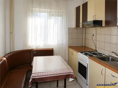 Calea Bucuresti,3 camere,decomandate,  etaj 2, 87mp,  2bai, centrala proprie, termopane, potential personalizare. - foto 2