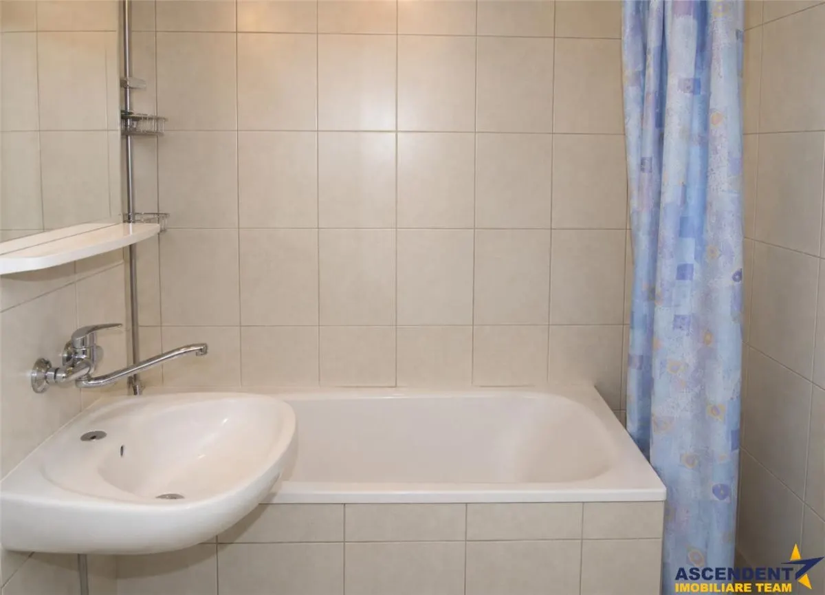 Calea Bucuresti,3 camere,decomandate,  etaj 2, 87mp,  2bai, centrala proprie, termopane, potential personalizare. - foto 5