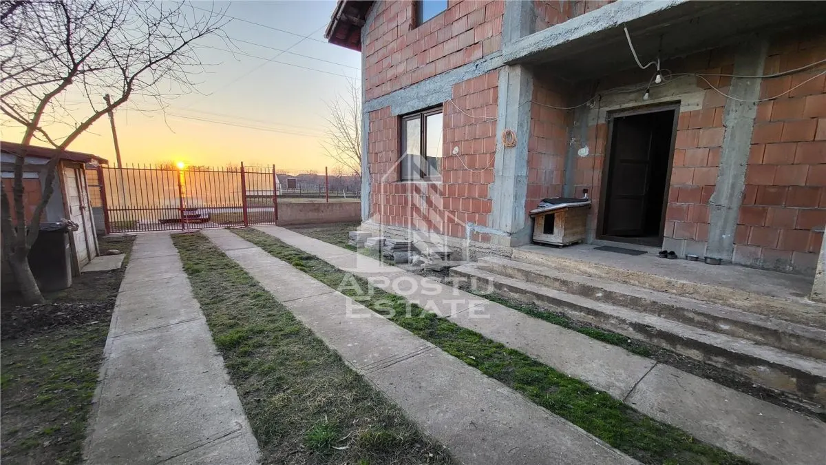 Casa individuala,190 mp utili,garaj si teren de 700 mp,Satchinez - foto 8
