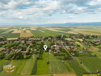 Refugiu autentic in Marcusa, 2.619 mp +casa traditionala, 24 ml Fs, utilitati, liniste, potential la 5 km de Cernat si DN11 - foto 2