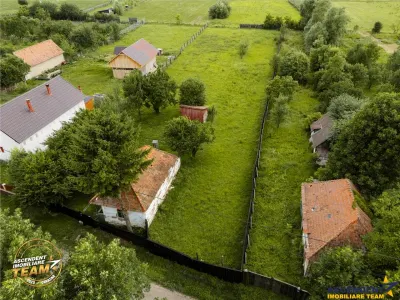 Refugiu autentic in Marcusa, 2.619 mp +casa traditionala, 24 ml Fs, utilitati, liniste, potential la 5 km de Cernat si DN11 - foto 4