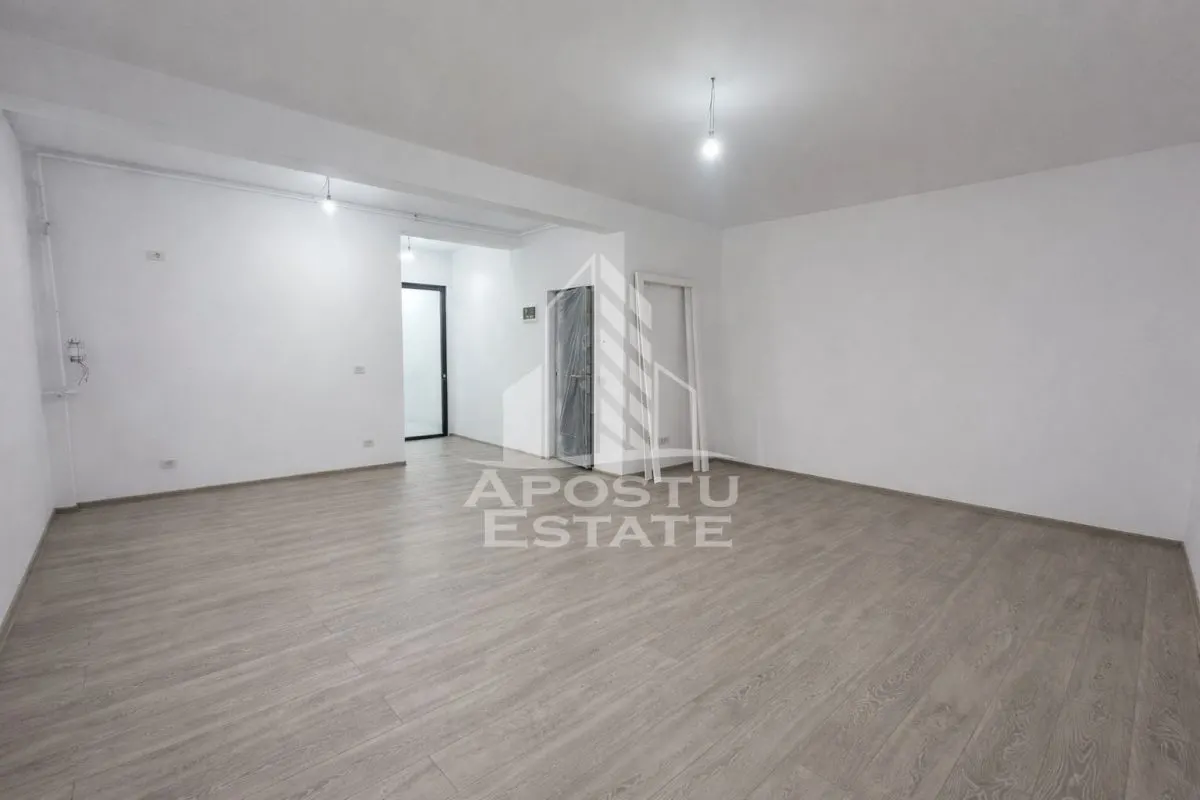 Apartament cu 2 camere, semidecomandat, etaj 2, zona Lidl din Giroc - foto 3