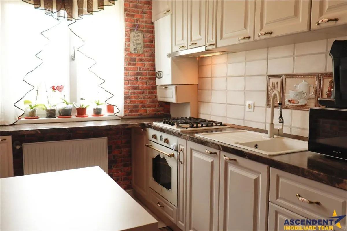 Apartament 2 camere decomandat mobilat si utilat, cu parcare privata in Cartierul Florilor, Ghimbav - foto 3