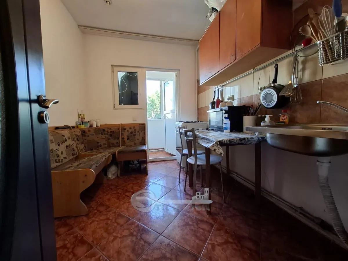 Nicolina 1, apartament 2 camere, decomandat, baie cu geam, 46 mp, se accepta credit bancar - foto 6
