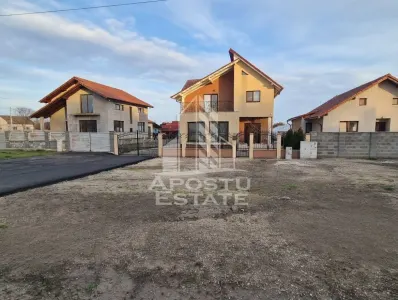Casa spatioasa 320 mp, teren 1207 mp, central in Pesac - Pesac