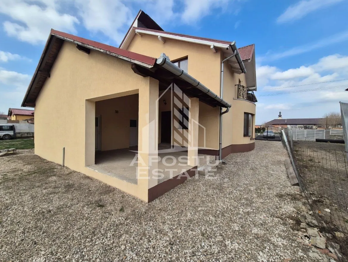 Casa spatioasa 320 mp, teren 1207 mp, central in Pesac - foto 17