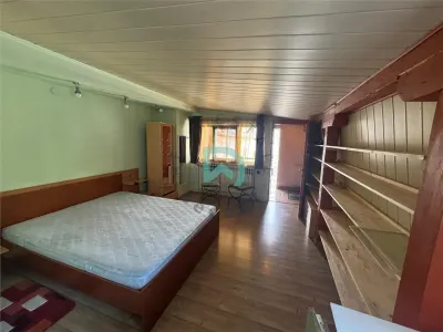 Garsoniera in casa De Mijloc, Brasov. - foto 4
