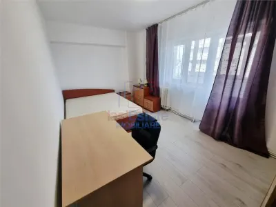Apartament cu 3 camere decomandat-zona Facultatea de Medicina - foto 5