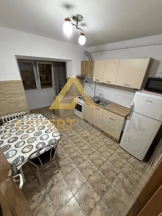 Apartament 2 camere, decomandat Aleea Dobrogei Bulevardul Republicii de inchiriat - foto 4