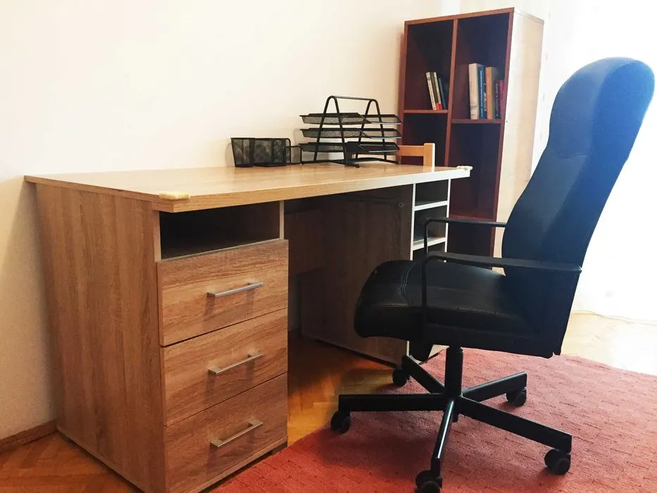 Apartament 3 camere decomandat de închiriat | Bd. Independenței | La 5 minute de UMF | 2 băi - foto 3