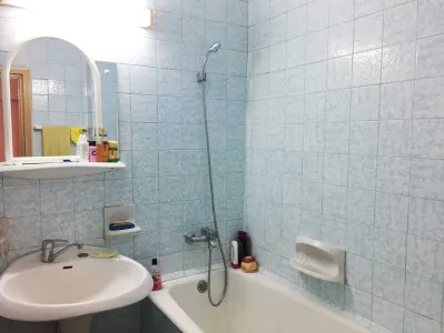 Apartament 3 camere decomandat de închiriat | Bd. Independenței | La 5 minute de UMF | 2 băi - foto 7