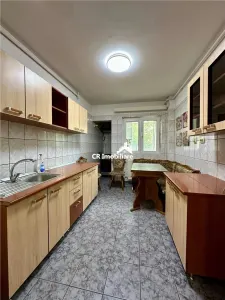 Apartament 4 camere Democratiei/ Centrala Proprie - foto 4