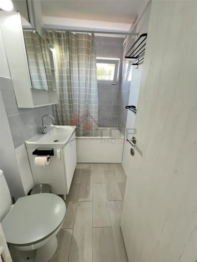 Vanzare apartament 2 camere Podu Ros - renovat complet - foto 4