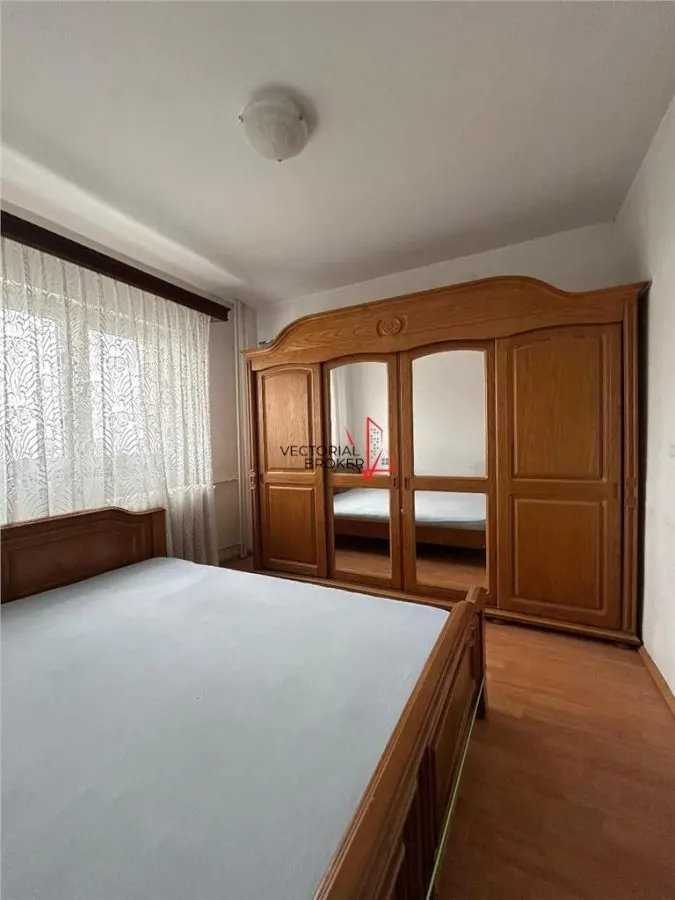3 camere semidecomandat, an 1978 Biserica Capra Pantelimon - foto 4