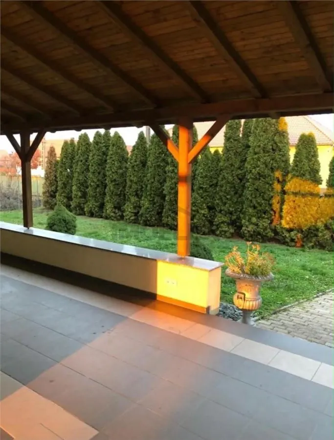 EXCLUSIVITATE ! Casa pe 3 etaje de vanzare in Cenad la pret de apartament, comision 0% - foto 6