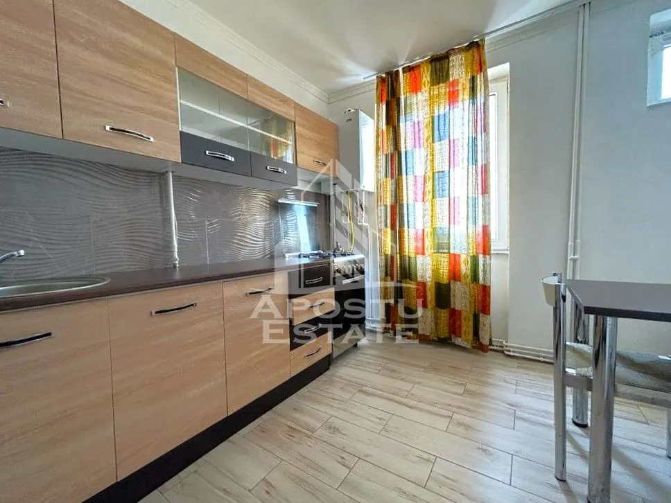 Apartament cu 3 camere 100mp Semidecomandat in zona Ultracentrala - foto 7