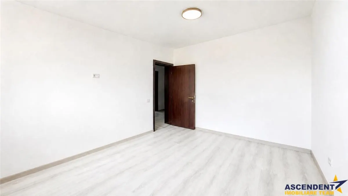 Rezidenta simpla,eleganta,terasa insorita, priveliste,confort termic,parcare, Sanpetru,Brasov - foto 6