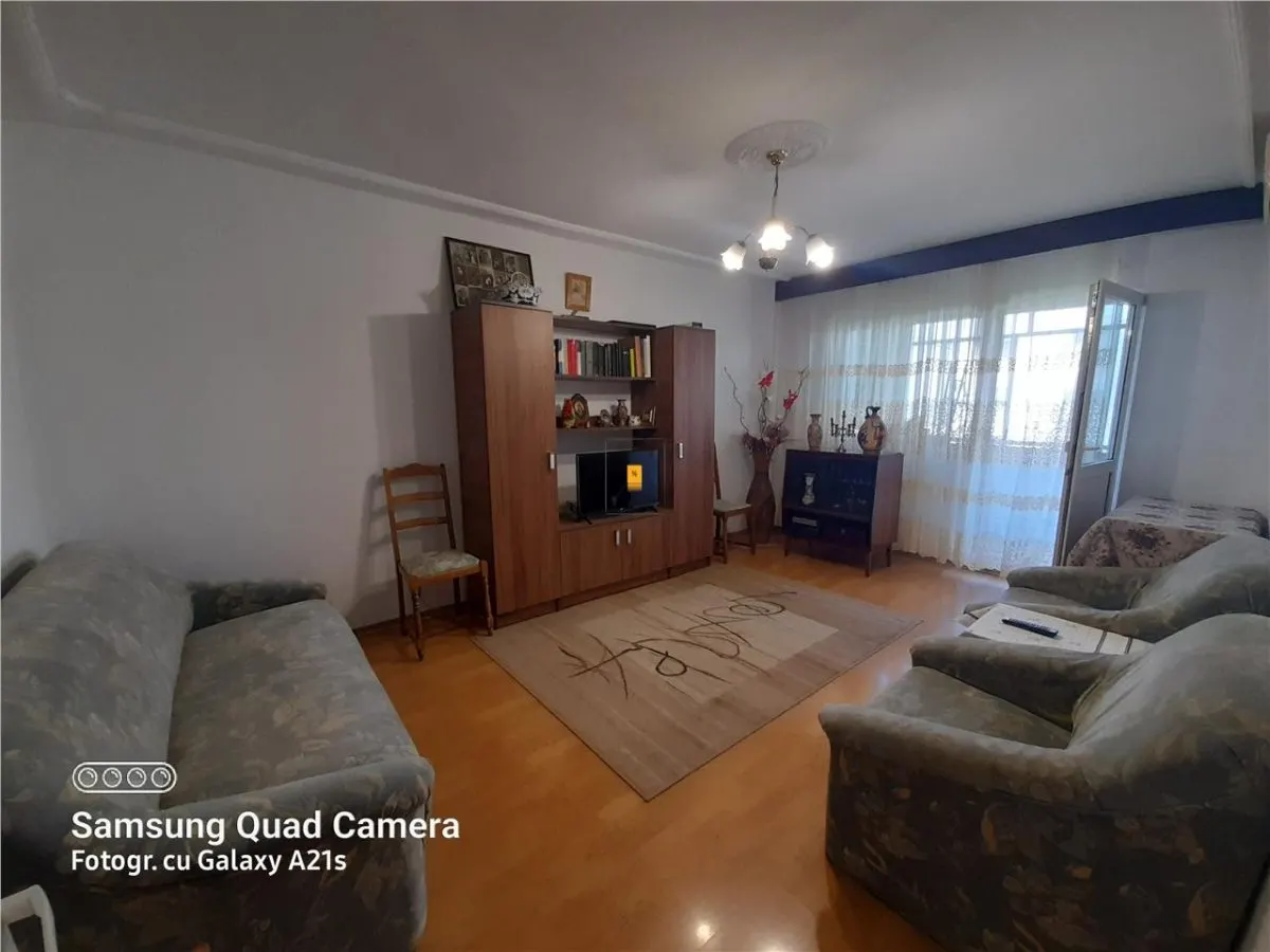 Apartament 3 camere/ 2 bai in zona Malu Rosu - foto 1