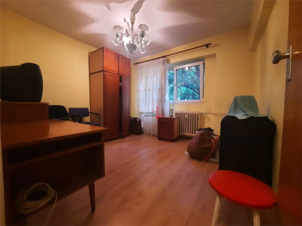 4 camere Piata Iancului, etaj intermediar,an 1978 - foto 13