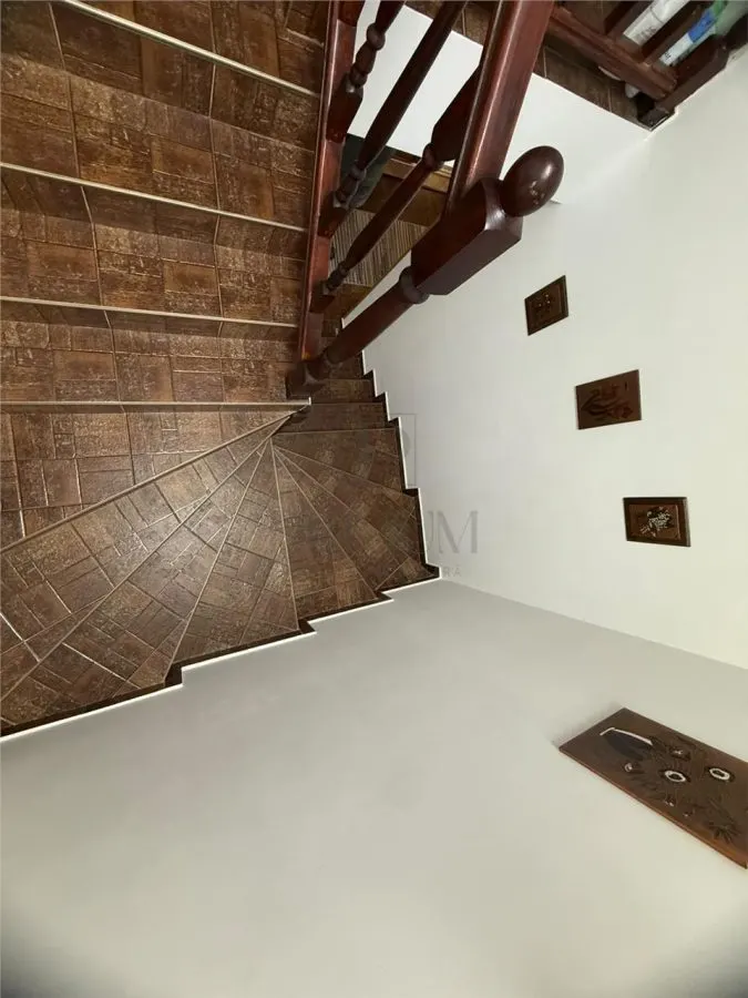 MOSNITA - 4 CAMERE - CASA INDIVIDUALA -PANOURI SOLARE - foto 4