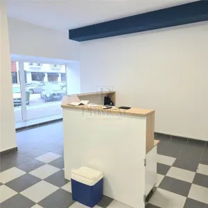Spatiu comercial cu vitrina mare - Ultracentral - foto 2