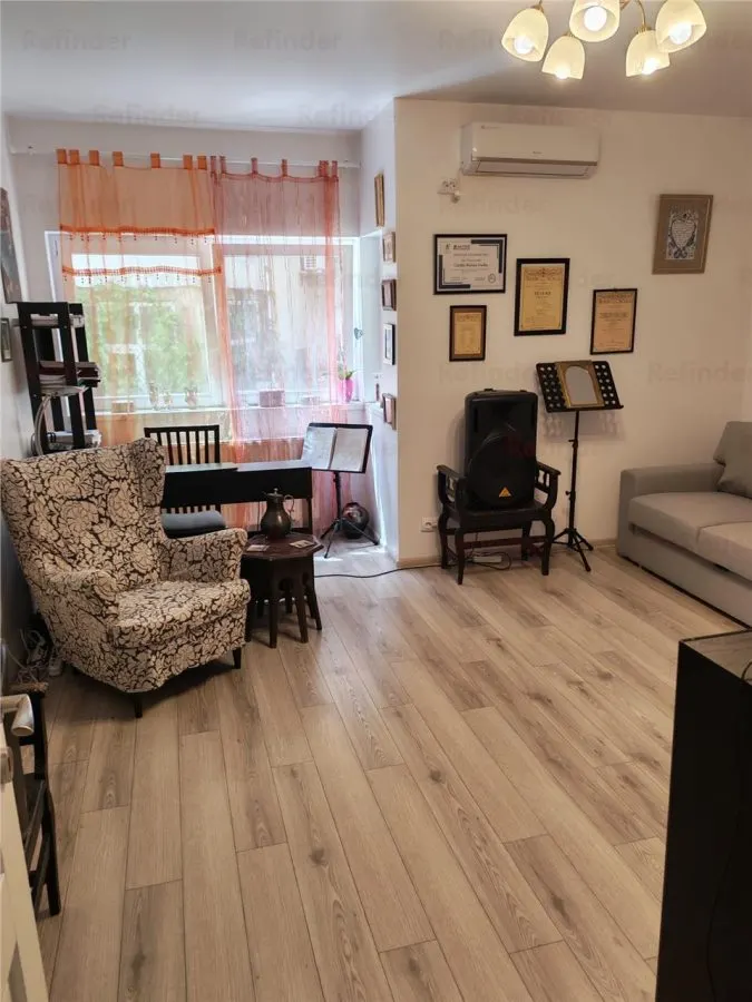 Vânzare apartament 3 camere | Foisorul de Foc | bloc 1942 fara risc si urgenta | refăcut | etaj 1/ P+1E+Pod | 70mp utili | stradal | renovat | liber | - foto 11