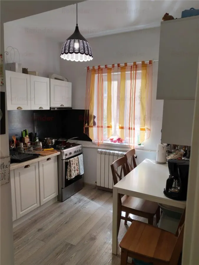 Vânzare apartament 3 camere | Foisorul de Foc | bloc 1942 fara risc si urgenta | refăcut | etaj 1/ P+1E+Pod | 70mp utili | stradal | renovat | liber | - foto 12