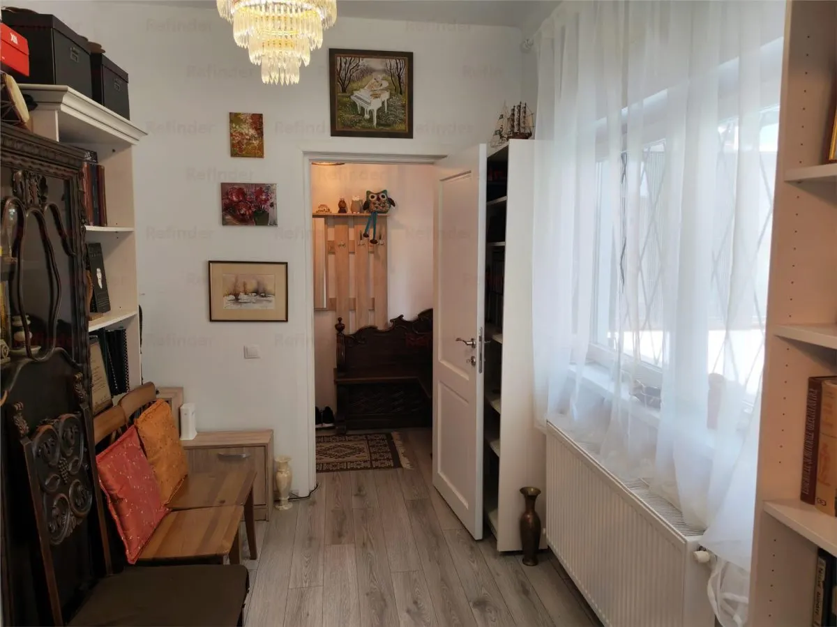Vânzare apartament 3 camere | Foisorul de Foc | bloc 1942 fara risc si urgenta | refăcut | etaj 1/ P+1E+Pod | 70mp utili | stradal | renovat | liber | - foto 4