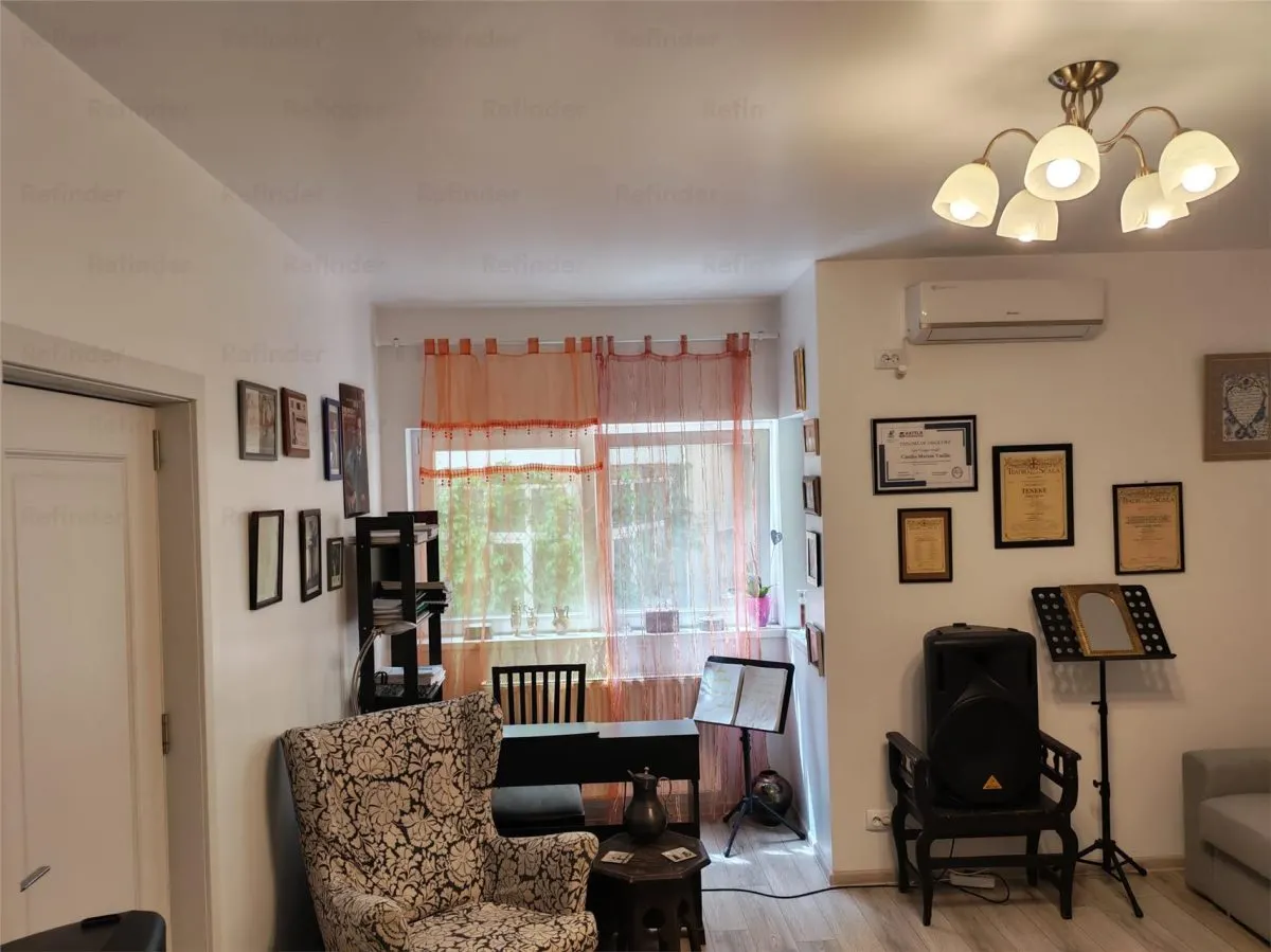 Vânzare apartament 3 camere | Foisorul de Foc | bloc 1942 fara risc si urgenta | refăcut | etaj 1/ P+1E+Pod | 70mp utili | stradal | renovat | liber | - foto 5