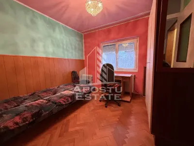 Apartament cu 3 camere, etajul 1, centrala proprie, zona Cotu Mic - foto 8