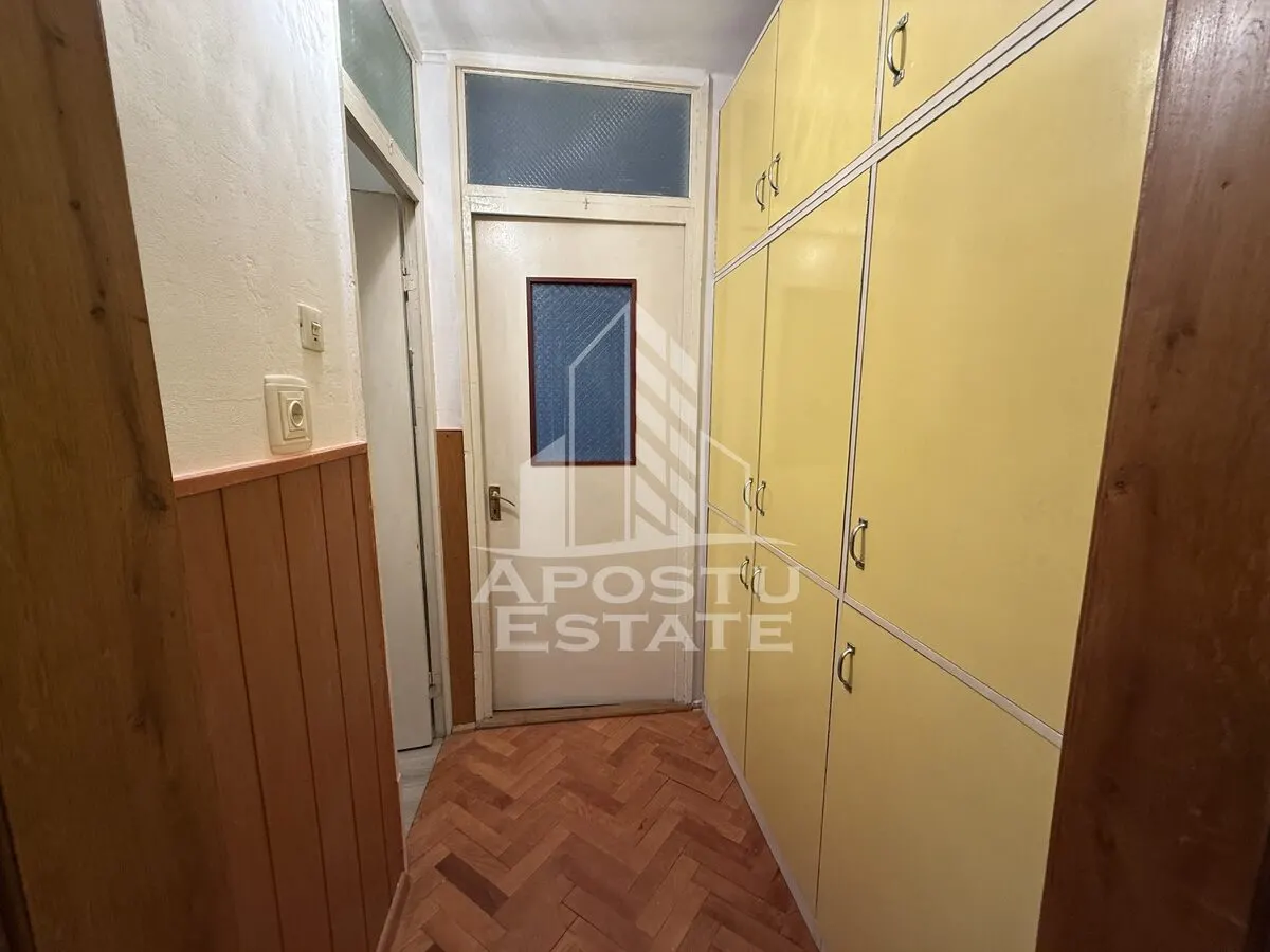 Apartament cu 3 camere, etajul 1, centrala proprie, zona Cotu Mic - foto 10